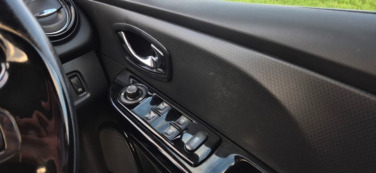 2014 Renault Clio 1.5 dCi 90 Dynamique S MediaNav Energy 5dr HATCHBACK Diesel Manual