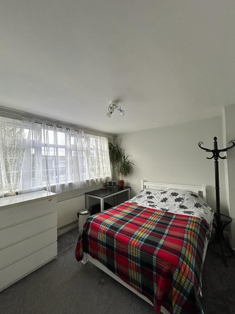 Double room for 1 person £700 pm-