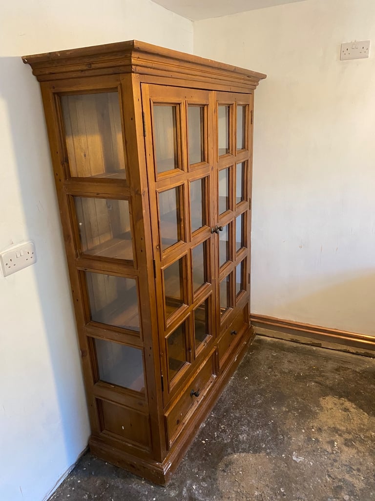 LARGE CUPBOARD DISPLAY CABINET STORAGE UNIT 