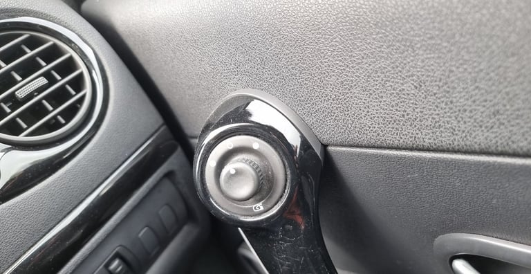 Cheap Renault Clio 1.2 Low Insurance 3Dr Full Service History Low Tax (CORSA FIESTA AYGO A3)