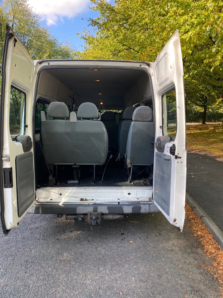 Ford Transit 17 Seater Minibus 