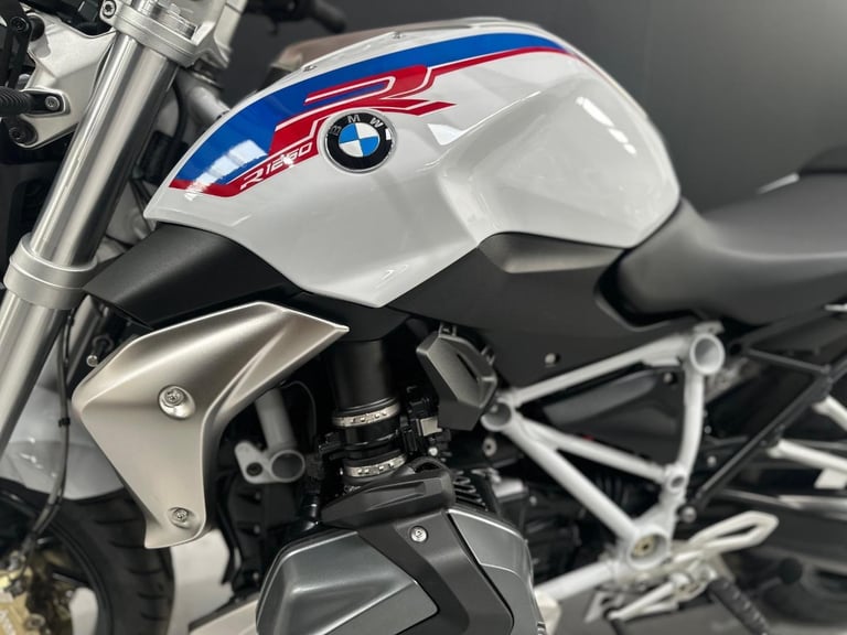 STUNNING LOW MILEAGE 2021/21 BMW R 1250 R SPORT MOTORYCLE 