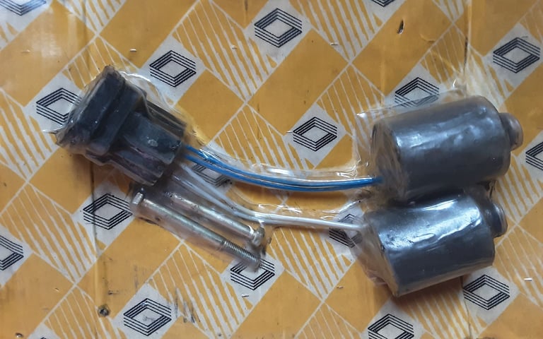 Renault 16  automotive transmission valve unit. 7701 453 097 part number.