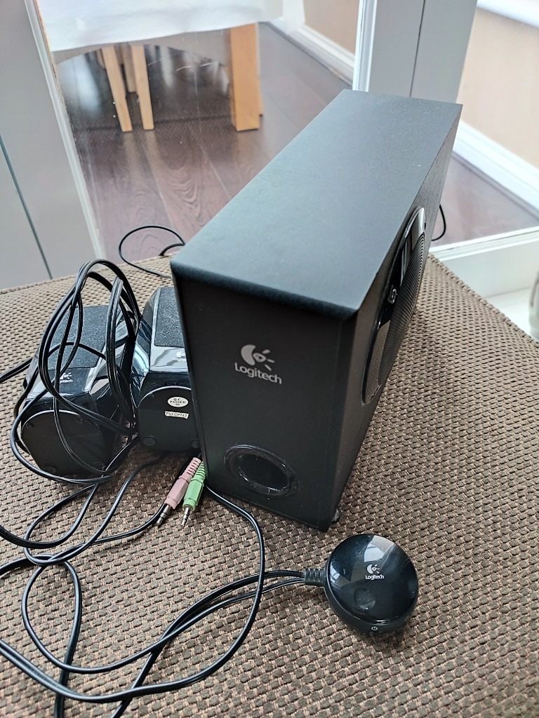 Logitech s-220 2.1 PC Speakers *Collection Only* | in Shirley, West  Midlands | Gumtree