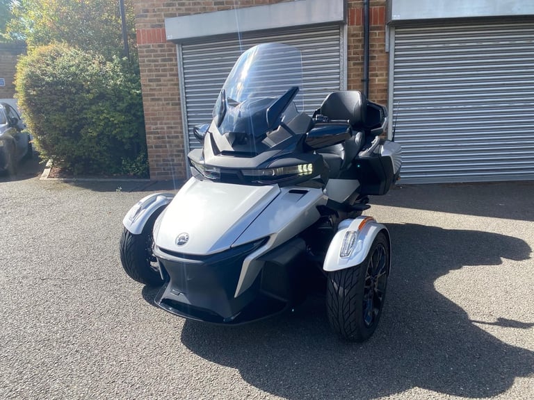 Can-Am Spyder RT Limited — Hyper Silver 2023 reg