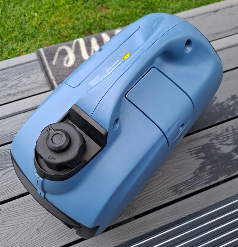 Hyundai 1000W Portable Petrol Inverter 4-stroke suitcase style generator Generator - HY1000Si