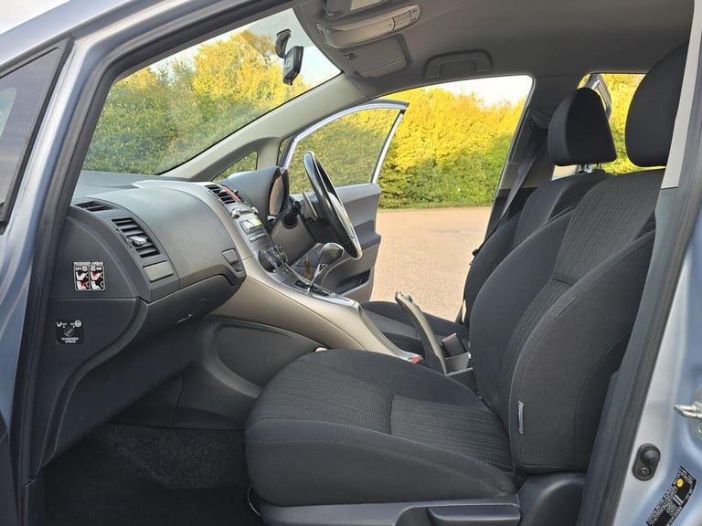 2007 Toyota Auris 1.6 Automatic VVTi TR MM 5dr . 87000 Miles . CHEAP on Fuel. GOOD Car. HATCHBACK...