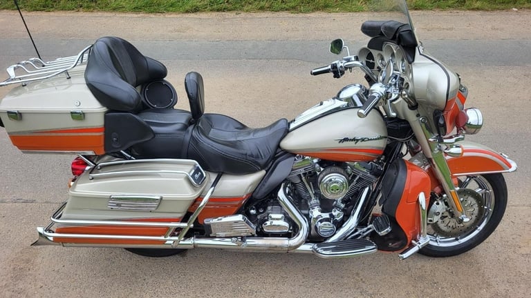 2010 10 HARLEY DAVIDSON FLHTCUSE 4 CVO ELECTRAGLIDE 1800 UC SE ELECTRA GLIDE
