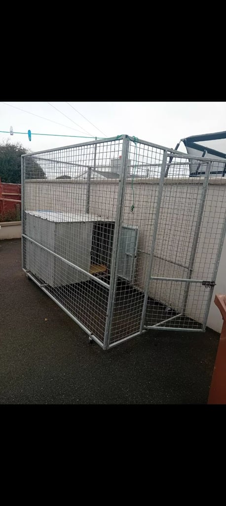 Dog kennel and pen