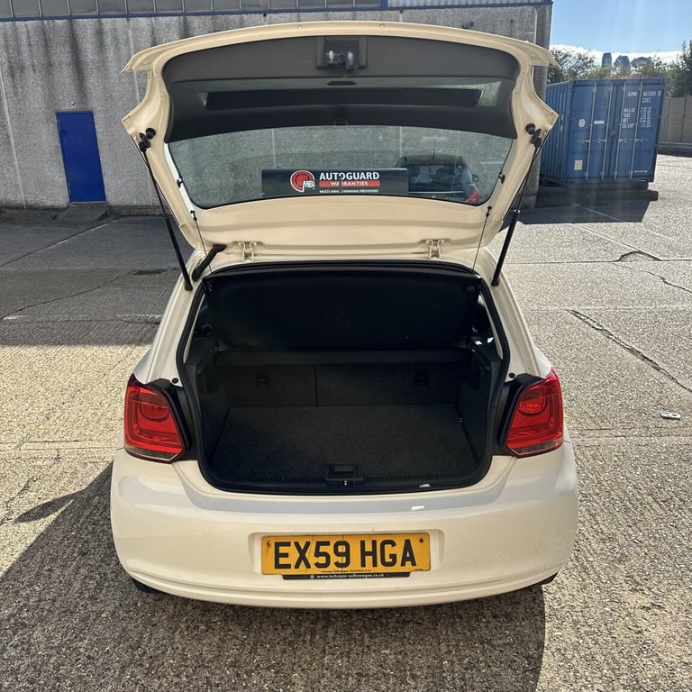 VOLKSWAGEN POLO 1.2 SE White Manual Petrol 2009