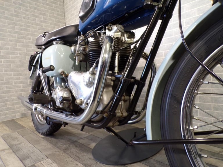 1960 TRIUMPH T120 BONNEVILLE Azure Blue Pearl Grey Fully Restored Rare Exclus...