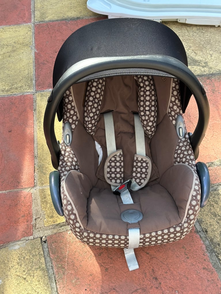  See the barging Bugaboo Travel system with Extra’s