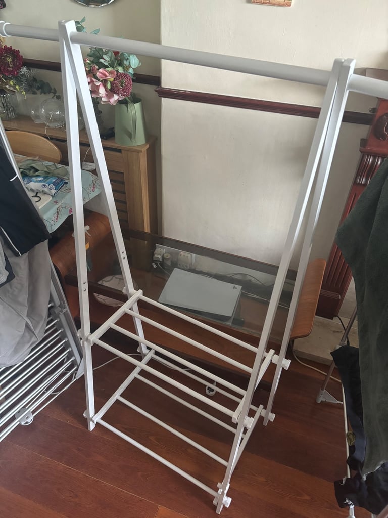 Clothes drying / hanging rack