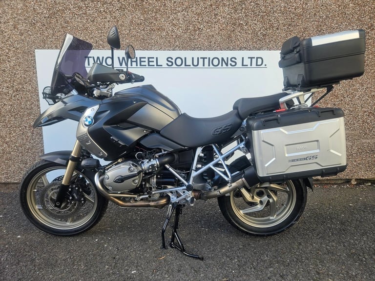 BMW R1200gs with full bmw vario luggage 