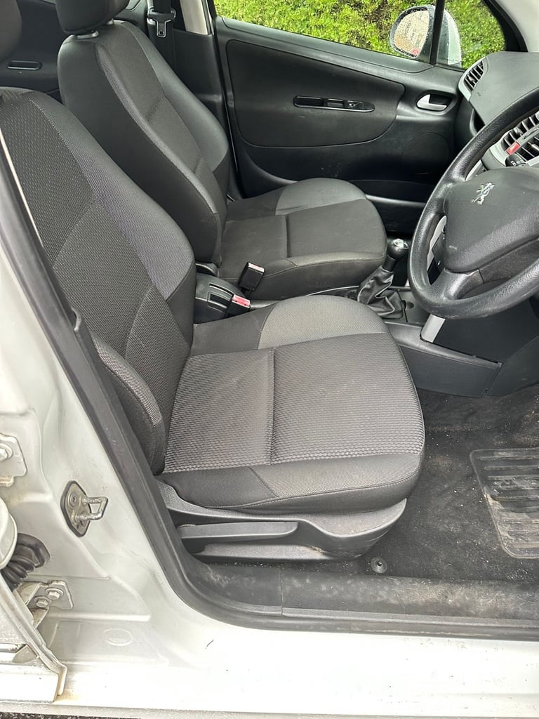 Peugeot, 207, Hatchback, 2012, Manual, 1360 (cc), 5 doors