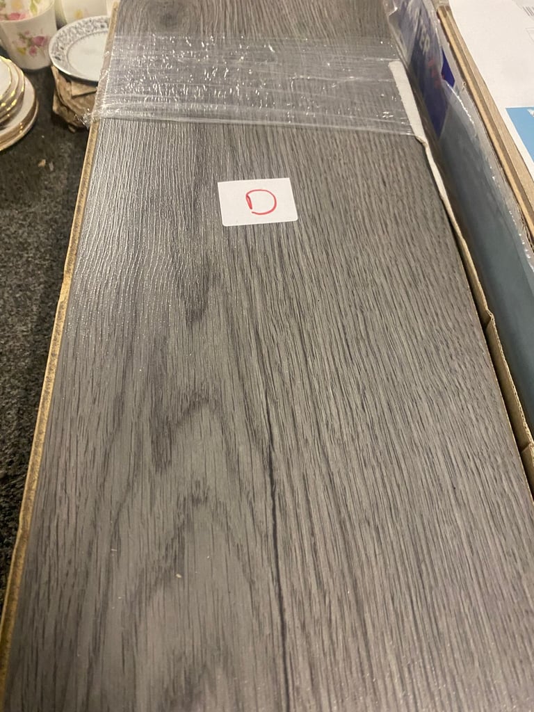 LAMINATE FLOORING. Various Colour/Amounts. DELIVERY OPTION