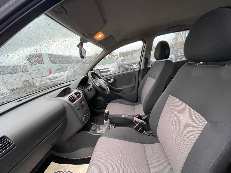 * 2004 VAUXHALL CORSA 1.2L 5 DOOR + IDEAL SMALL CITY CAR + LONG MOT * 