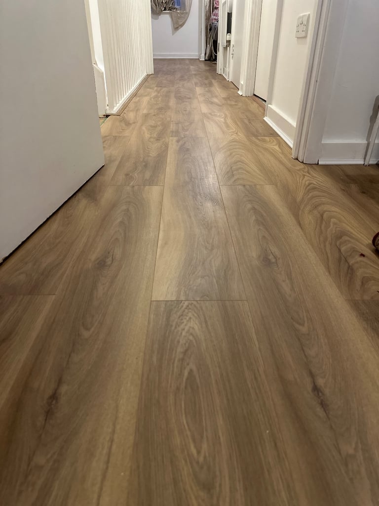 Laminate Herringbone Vinyl LVT Flooring Furniture Assembly Paint Wallpaper Wall Panelling 