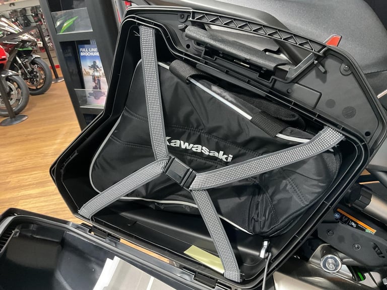 Kawasaki Versys 1100 2025 Brand New! Last 1! FREE TOURING KIT! FREE UK DELIVERY!