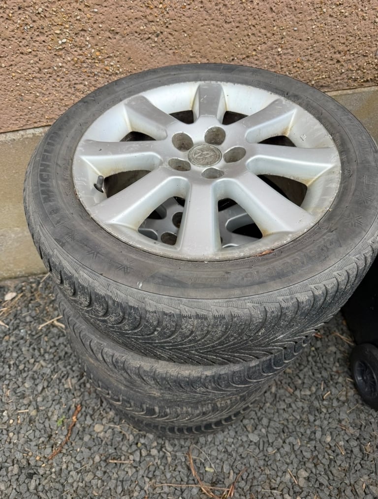 X4 winter tyres and alloys good condition 