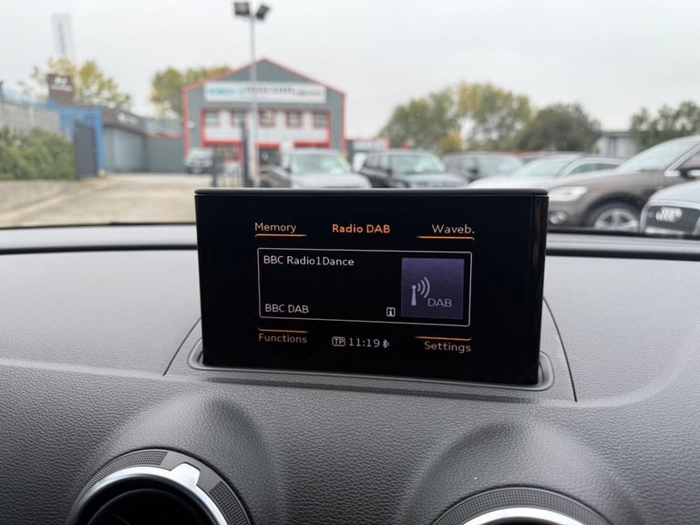 2013 Audi A3 1.6 TDI SE Hatchback 3dr Diesel Manual-2 FORMER KEEPERS-BLUETOOTH-DAB RADIO Hatchbac...