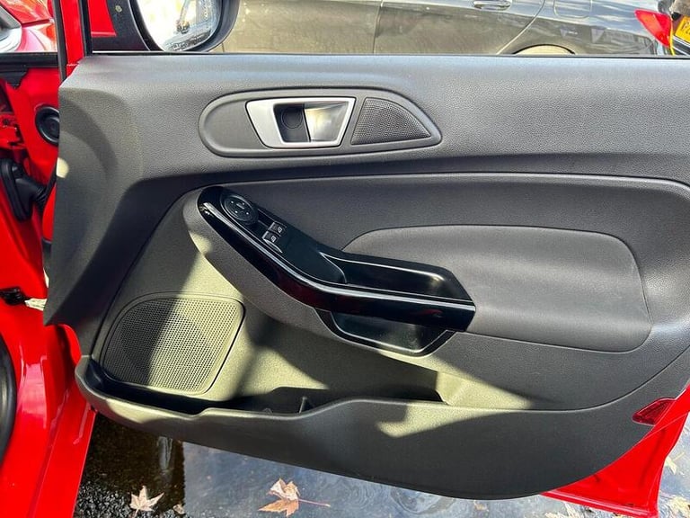 2014 Ford Fiesta 1.25 82 Zetec 5dr HATCHBACK PETROL Manual