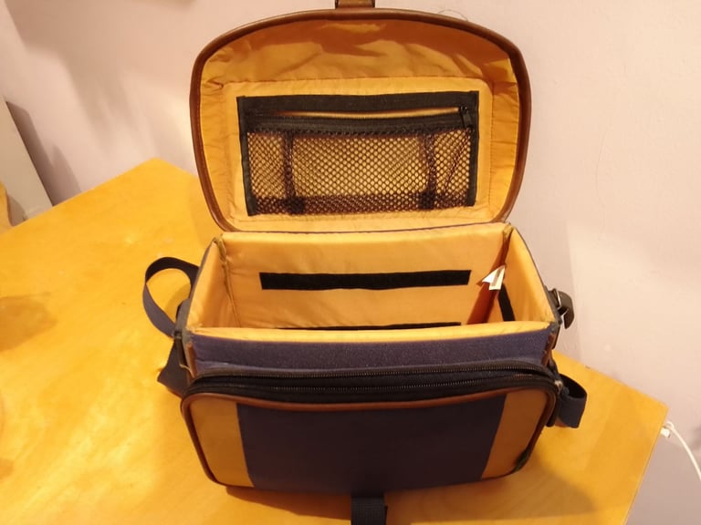 United colorsof Benetton camera /video camera case 