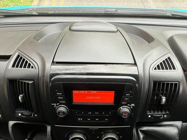 2022 Peugeot Boxer 2.2 BlueHDi 335 S Platform Cab L3 Euro 6 (s/s) 2dr Luton Diesel Manual