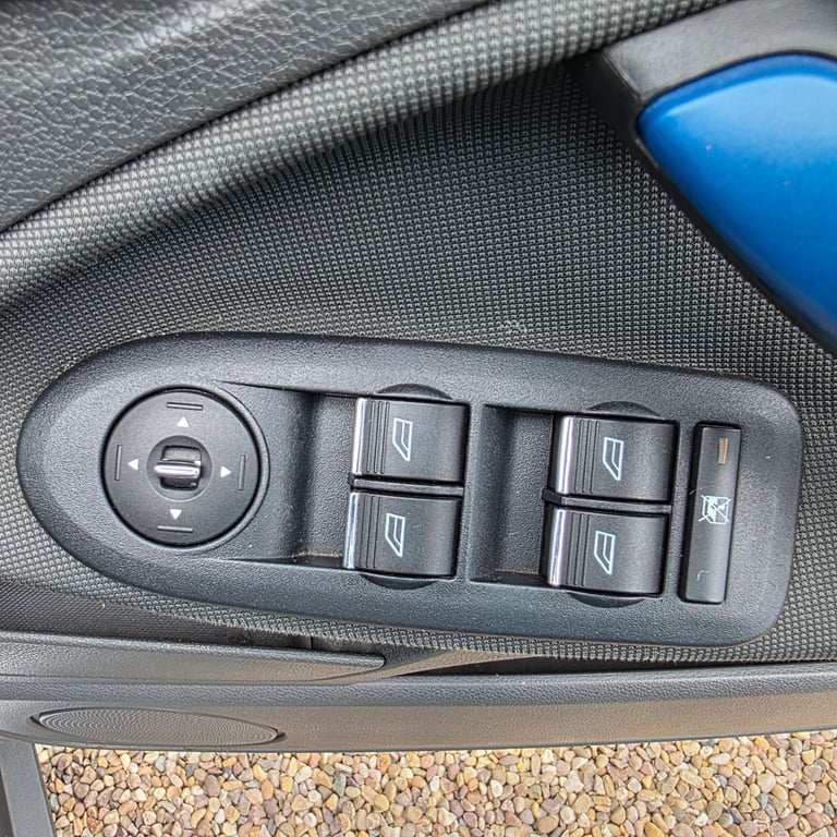 FORD KUGA ZETEC 2.0 DIESEL 140 BHP 4X4 MODEL YEAR 2009 HPi CLEAR EXCELENT CONDITION 12 MONTHS MOT!!!