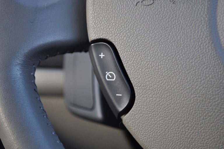 2007 Renault Clio 1.6 Clio Privilege Auto 5dr Hatchback Petrol Automatic