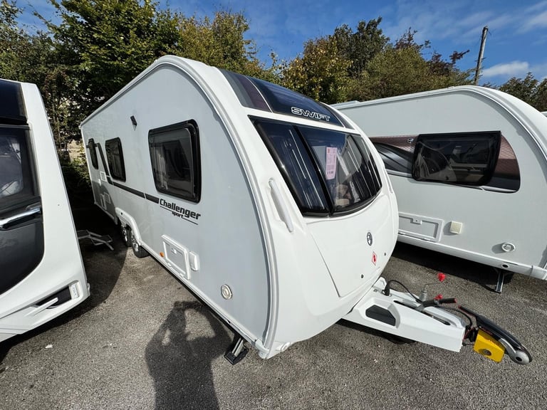 SWIFT CHALLENGER SPORT 636 2013 MODEL 6 BERTH FIXED BUNK TWIN AXLE CARAVAN