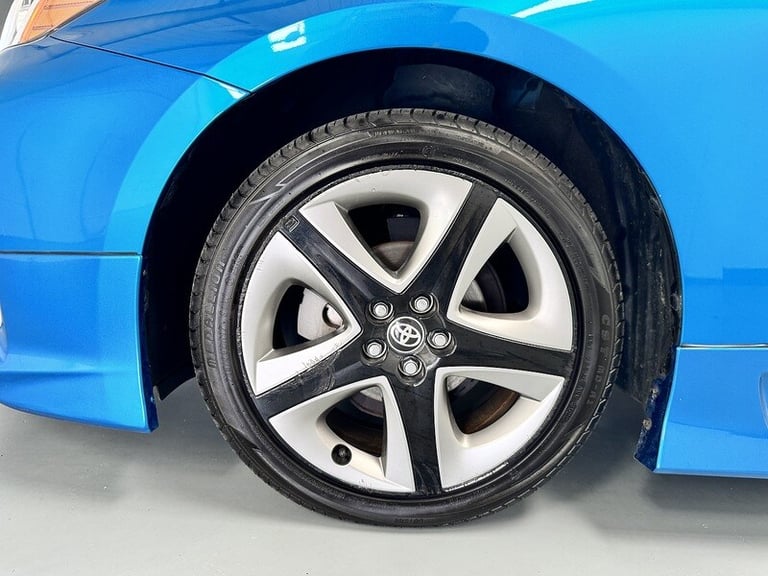 2025 Toyota Prius Vvt-I Active Hatchback HYBRID ELECTRIC Semi Automatic