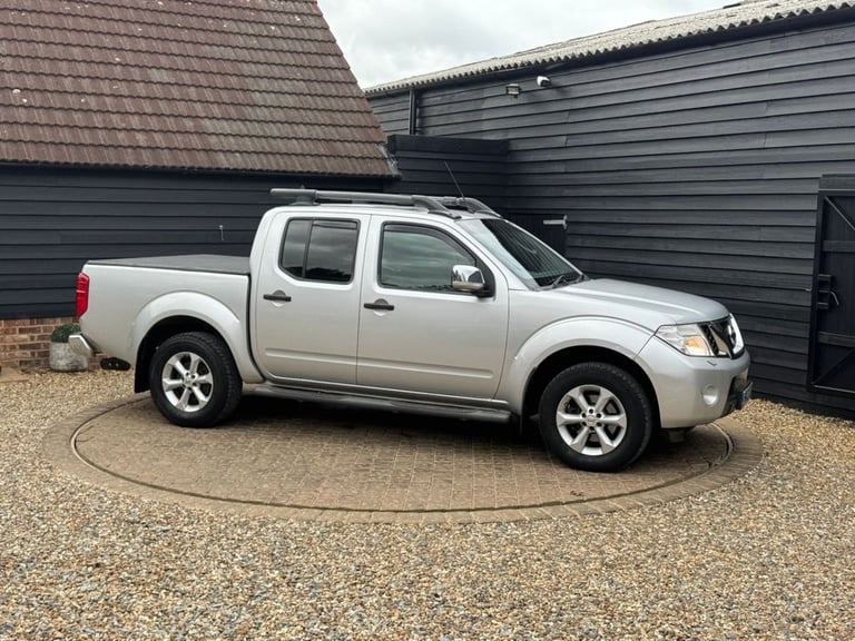 2012 Nissan Navara Double Cab Pick Up Tekna 2.5dCi 190 4WD PICK UP DIESEL Manual
