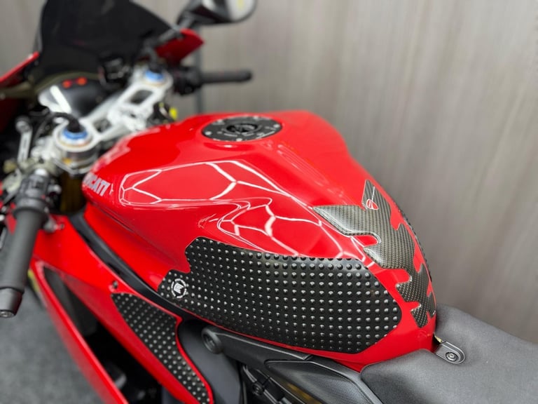 2015 15 Ducati Panigale 1299 S 1299 ABS - ++EXTRAS  **DESMO SERVICE DONE** 