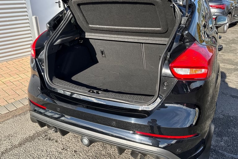 2018 Ford Focus 2.3T EcoBoost RS Hatchback 5dr Petrol Manual AWD Euro 6 (s/s) (350 ps) Hatchback ...