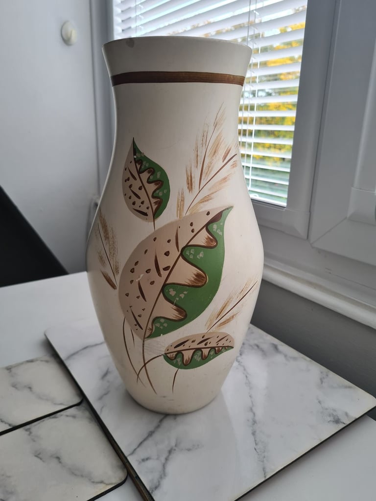 Brentleigh Ware vase