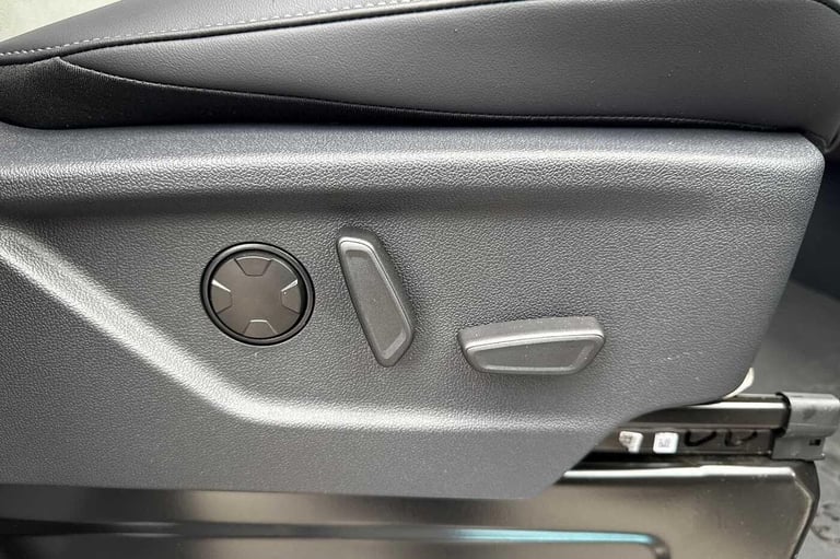 2025 Volkswagen Transporter T28 Panel Van Commerce Pro SWB 150 PS 2.0 TDI 8sp Automatic Van DIESE...