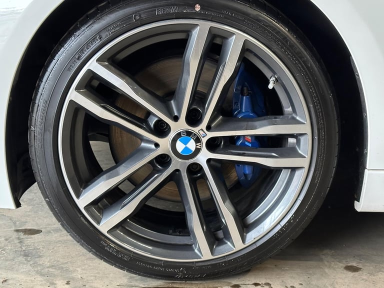 2018 BMW 3 Series 2.0 320i M Sport Shadow Edition Touring Auto Euro 6 (s/s) 5dr ESTATE Petrol Aut...