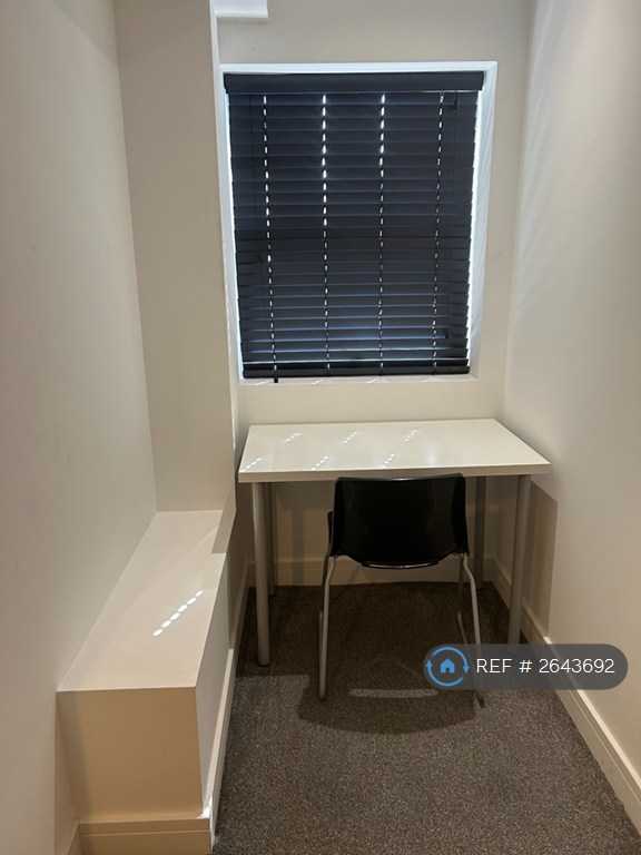 6 bedroom house in Garnier Street, Portsmouth, PO1 (6 bed) (#2643692)
