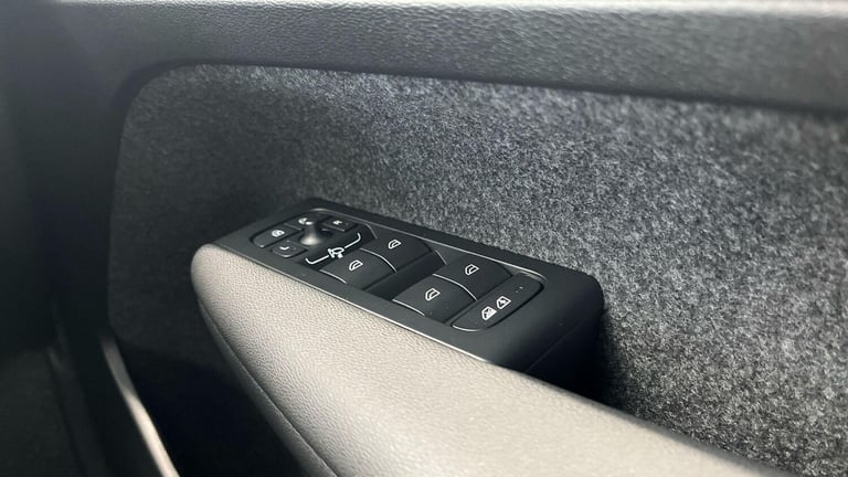2025 Volvo XC40 Core, B3 Mild hybrid, Petrol ESTATE Petrol/Electric Hybrid Automatic