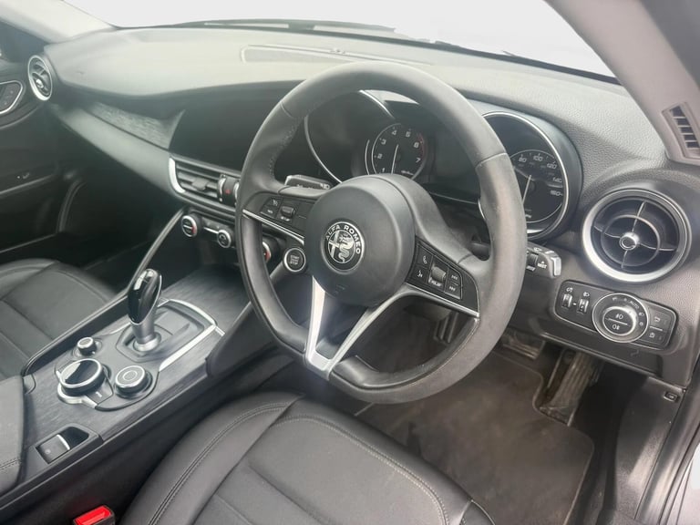 2019 Alfa Romeo Giulia 2.0T Super Auto Euro 6 (s/s) 4dr SALOON Petrol Automatic