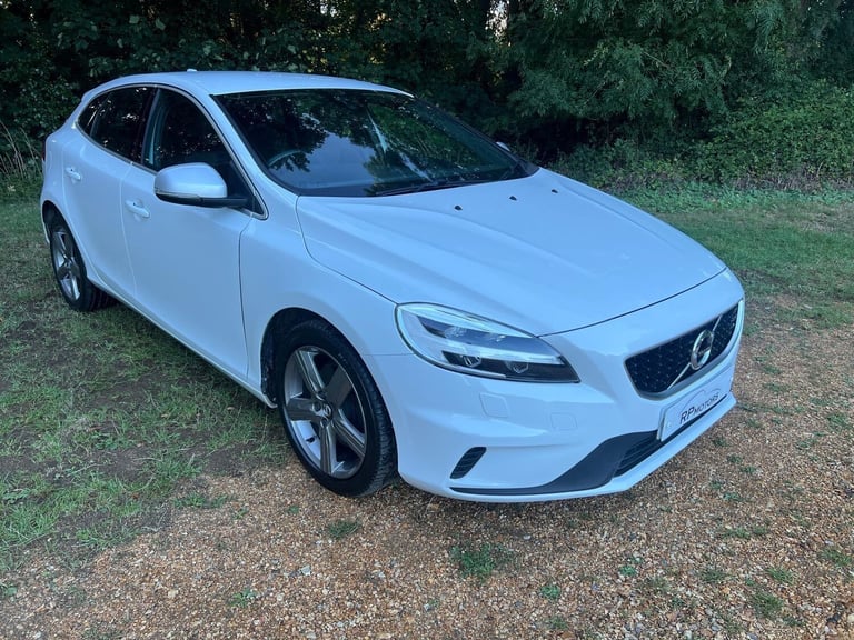 2018 Volvo V40 2.0 T2 R-Design Euro 6 (s/s) 5dr HATCHBACK Petrol Manual