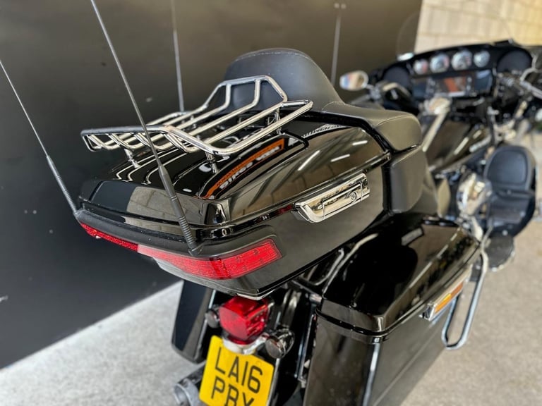 STUNNING LOW MILEAGE 2016/16 HARLEY-DAVIDSON FLHTKL ELECTRA GLIDE UL LOW
