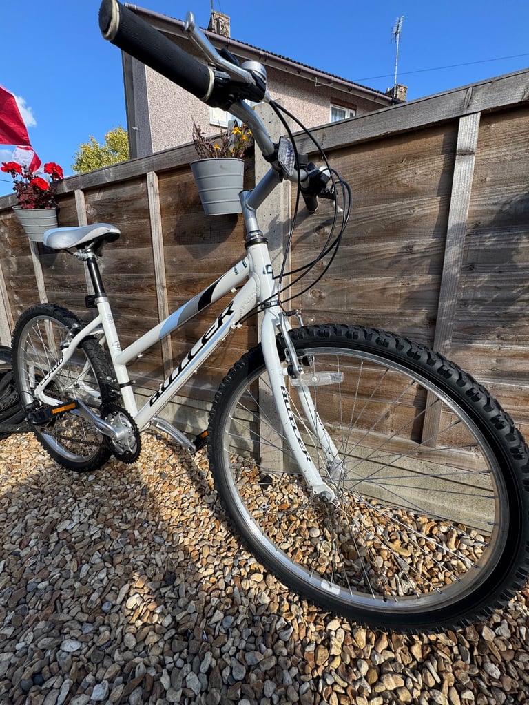 image for Women’s white butler mountain bike 26 wheels ready for ride 