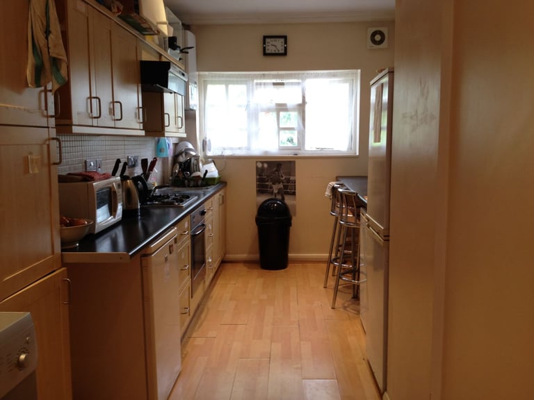 Cosy Double Room in East Acton with All Bills and Wi-Fi, Zone2