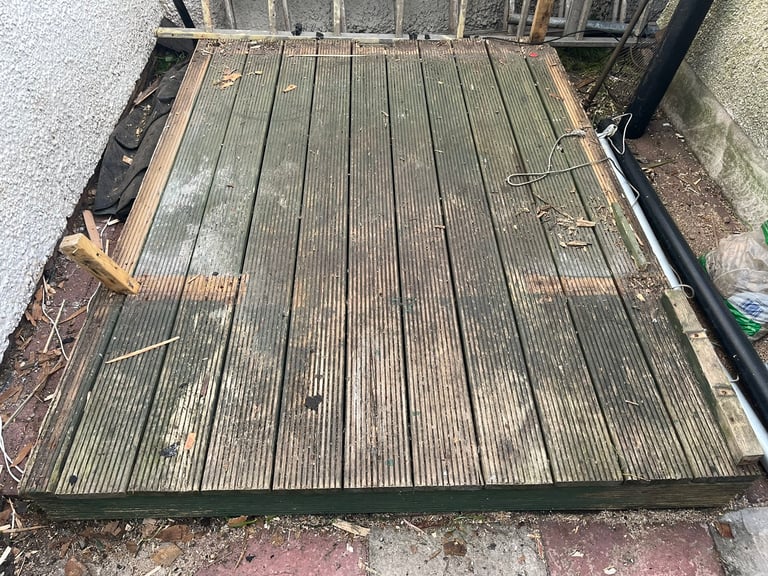 Free 2m x 1.6m decking on frame solid 