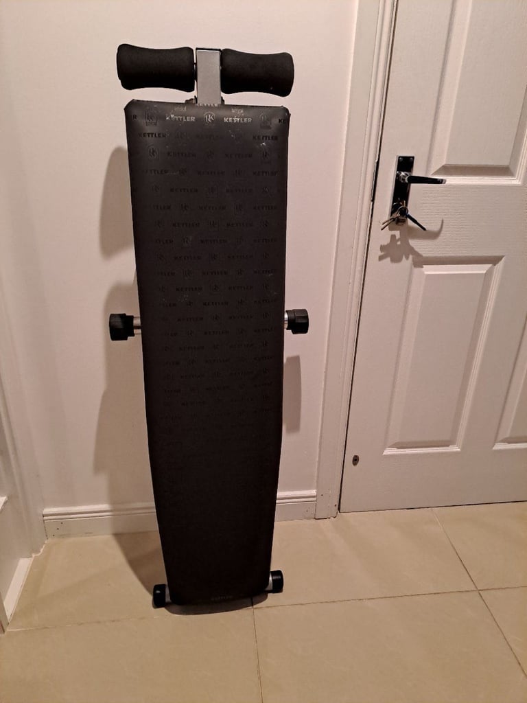 Kettler sit ups bench in first class condition 