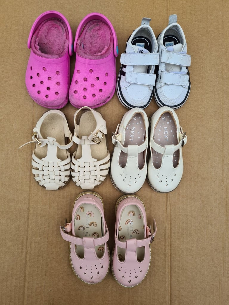 5 Pairs Of Young Girls Shoes Footware. Used. Sizes between 4 and 5.  2 or 3 years old at a guess. 