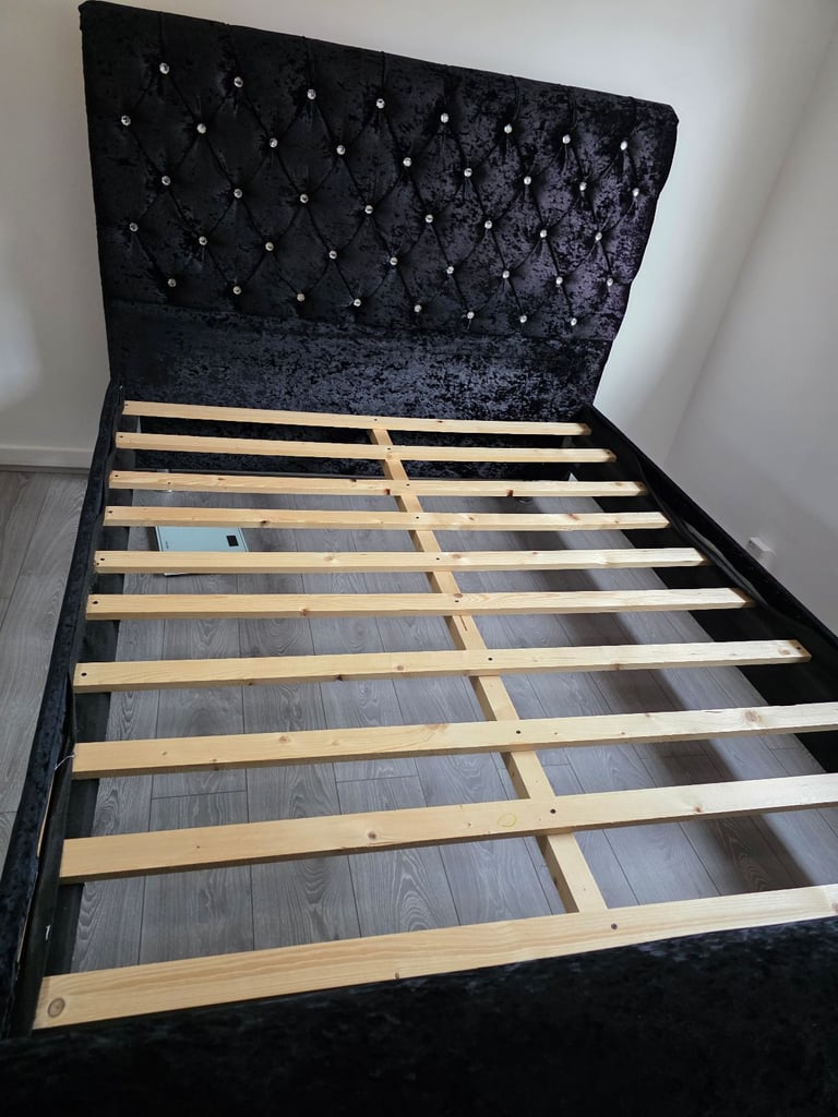 image for Bed and Bed frames king size