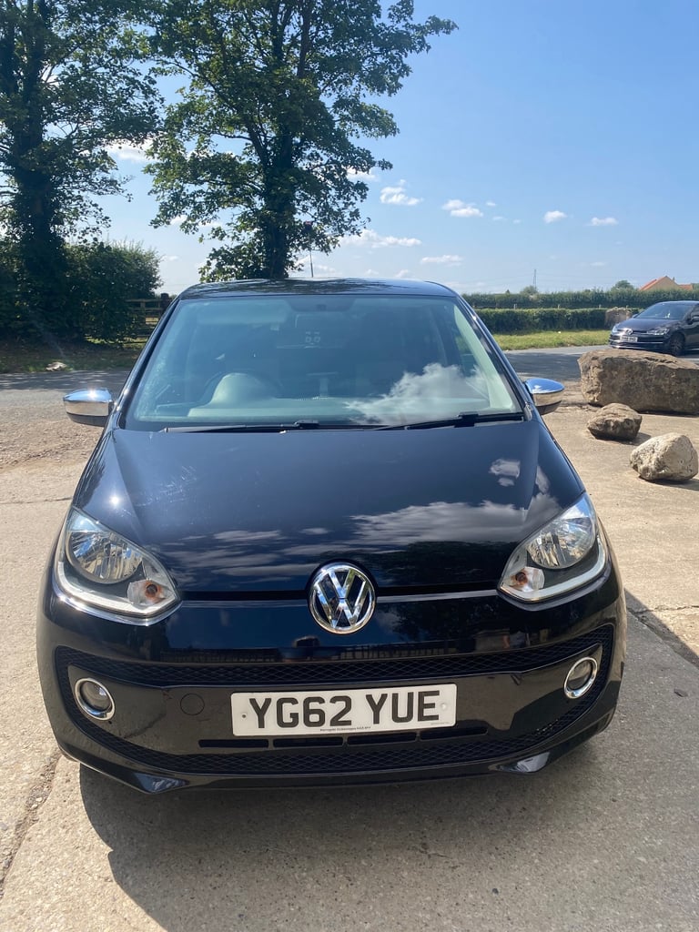 Volkswagen, UP ! Black limited edition . 5 door Hatchback, 2012, Manual, 999 (cc), 3 doors